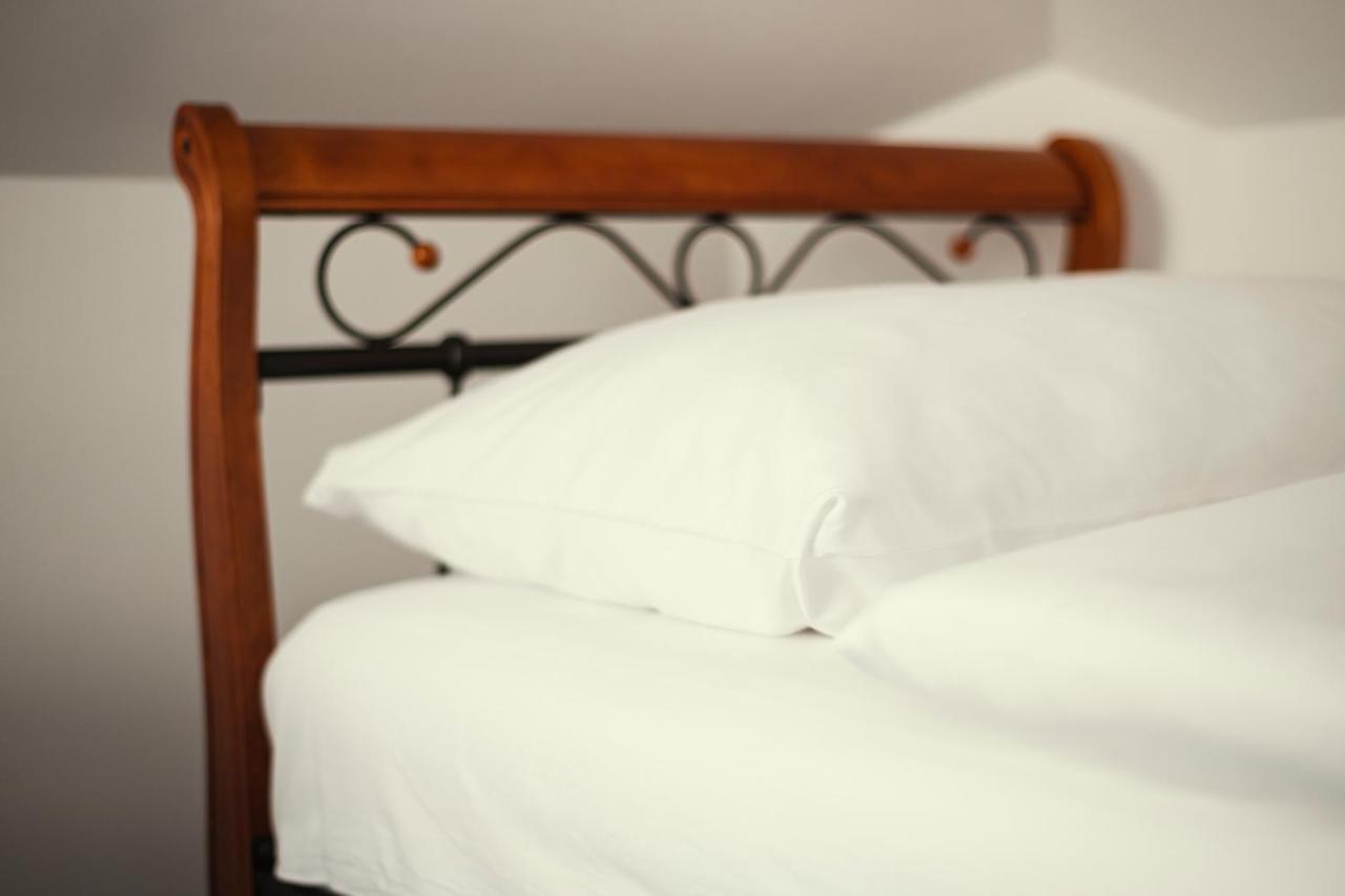 Hotel Ostende Chocerady المظهر الخارجي الصورة