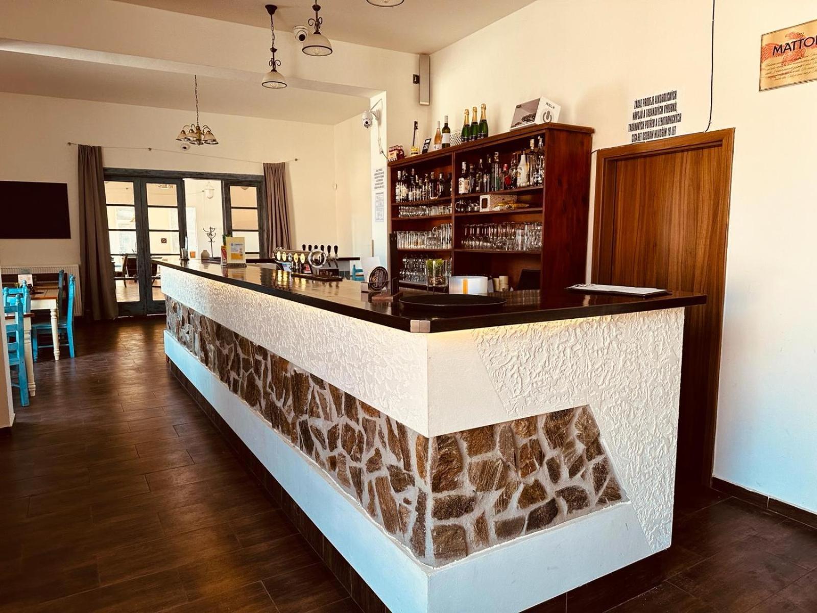 Hotel Ostende Chocerady المظهر الخارجي الصورة