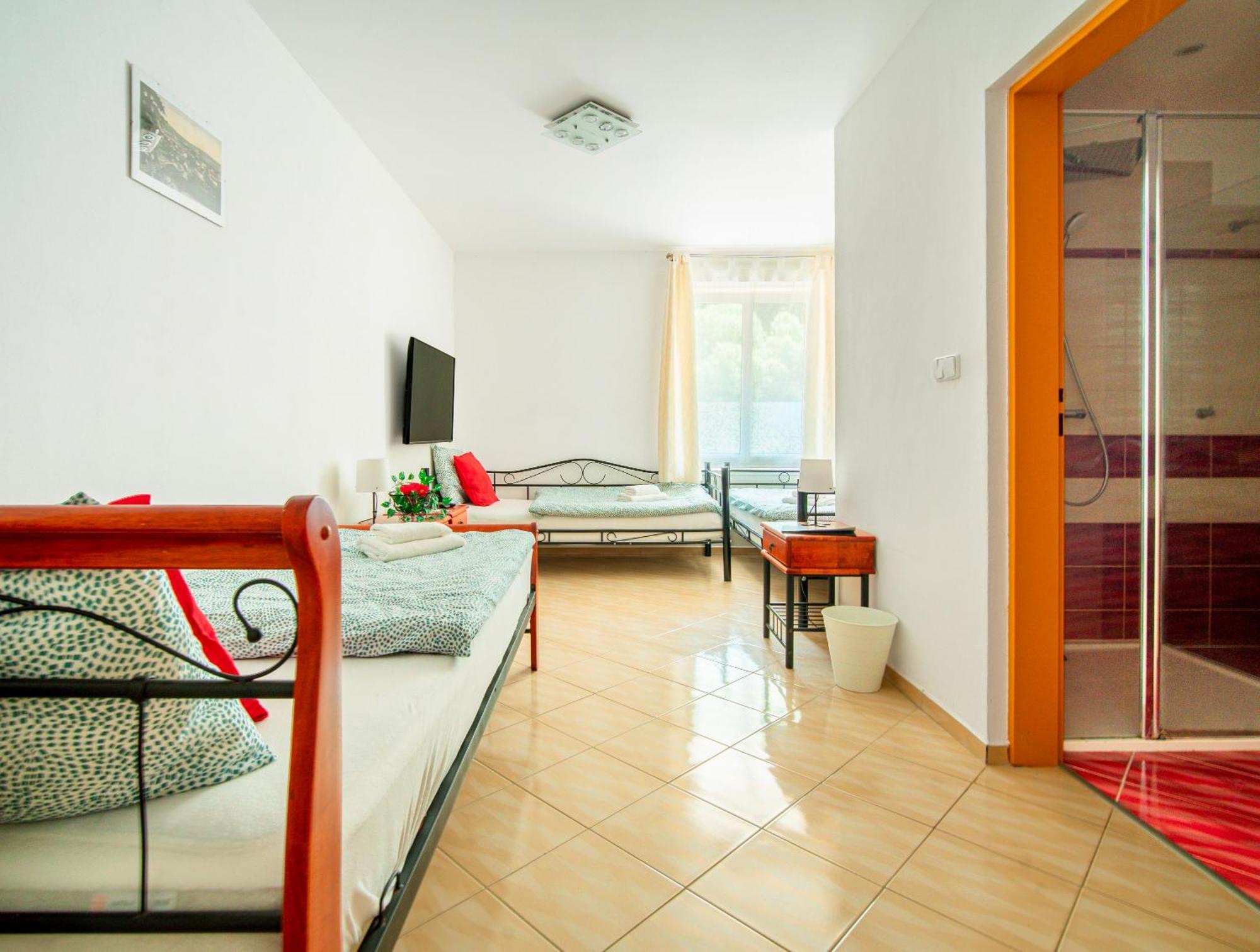 Hotel Ostende Chocerady المظهر الخارجي الصورة