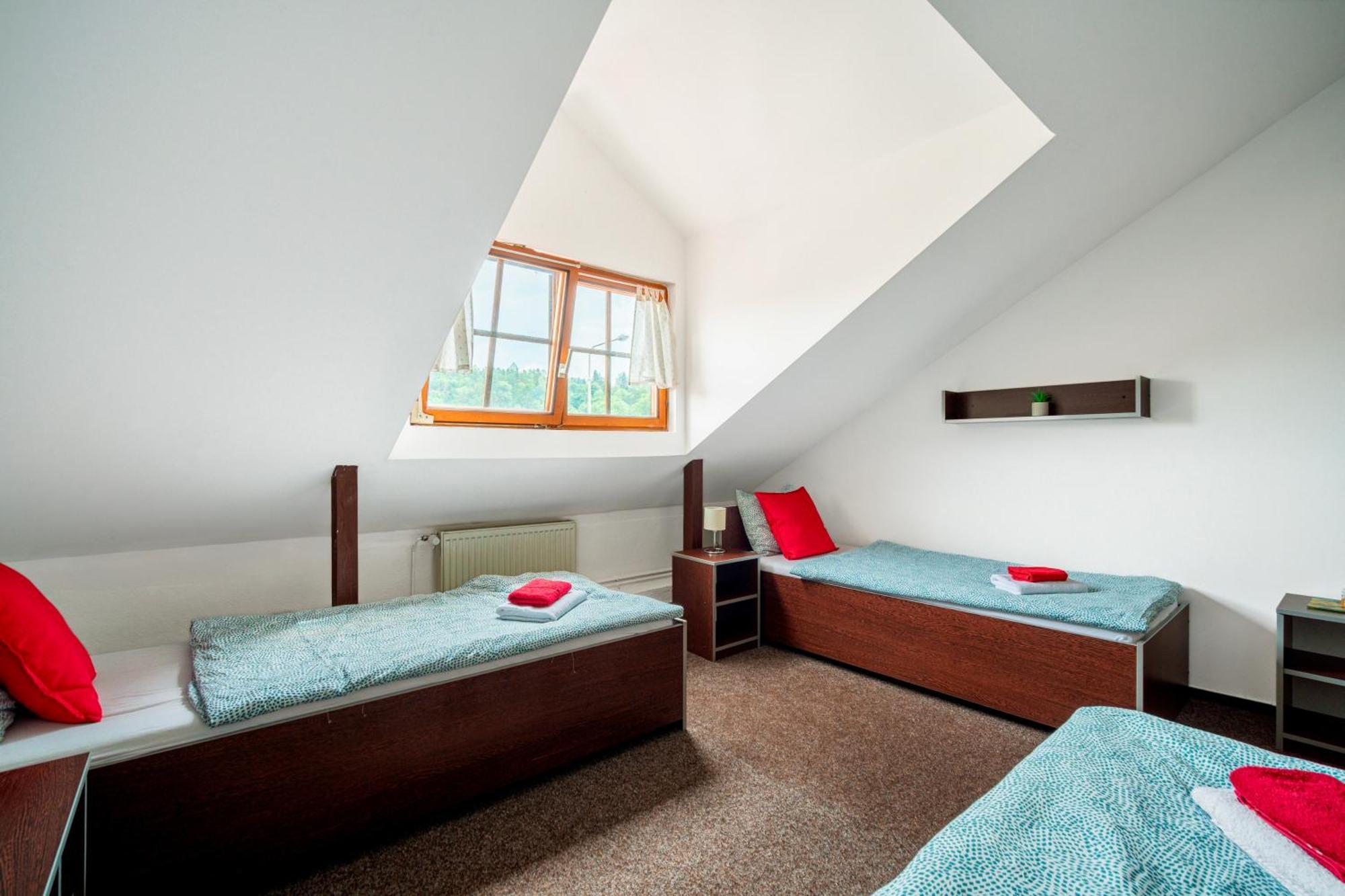 Hotel Ostende Chocerady المظهر الخارجي الصورة