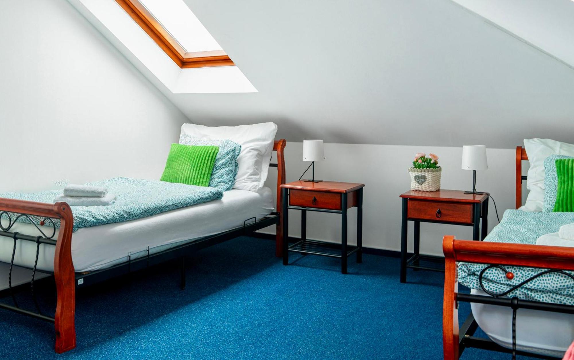Hotel Ostende Chocerady المظهر الخارجي الصورة