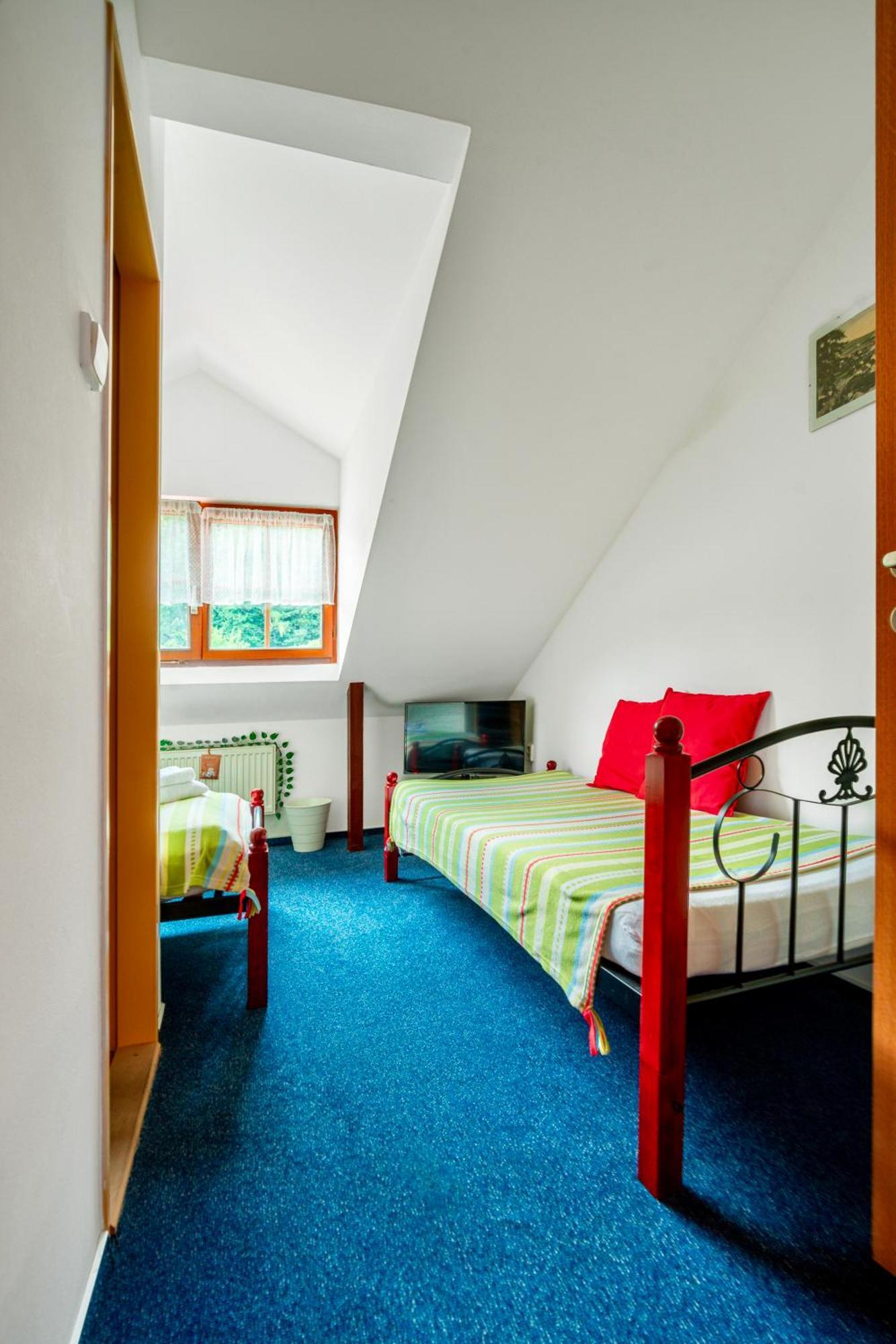Hotel Ostende Chocerady المظهر الخارجي الصورة