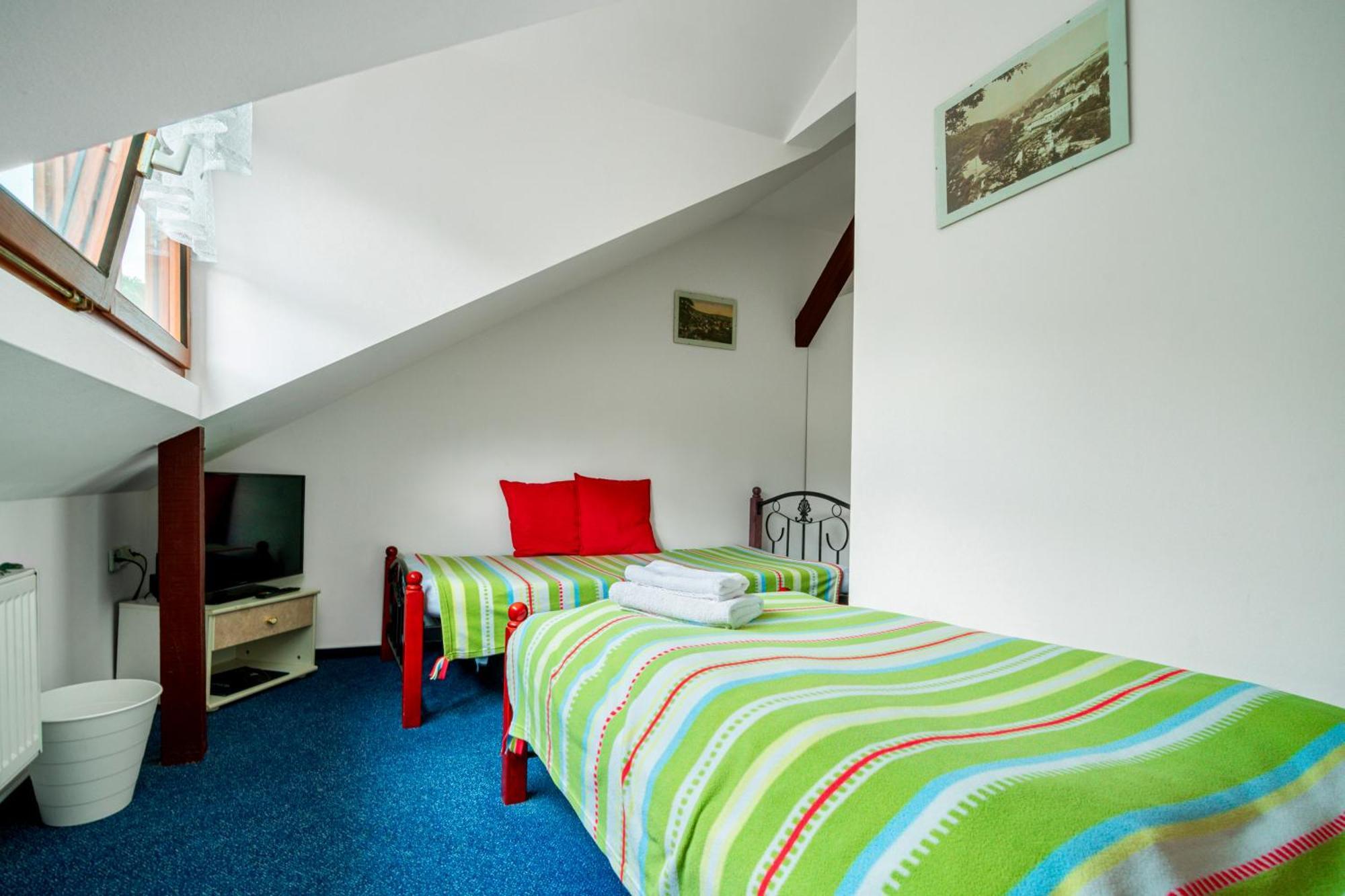 Hotel Ostende Chocerady المظهر الخارجي الصورة