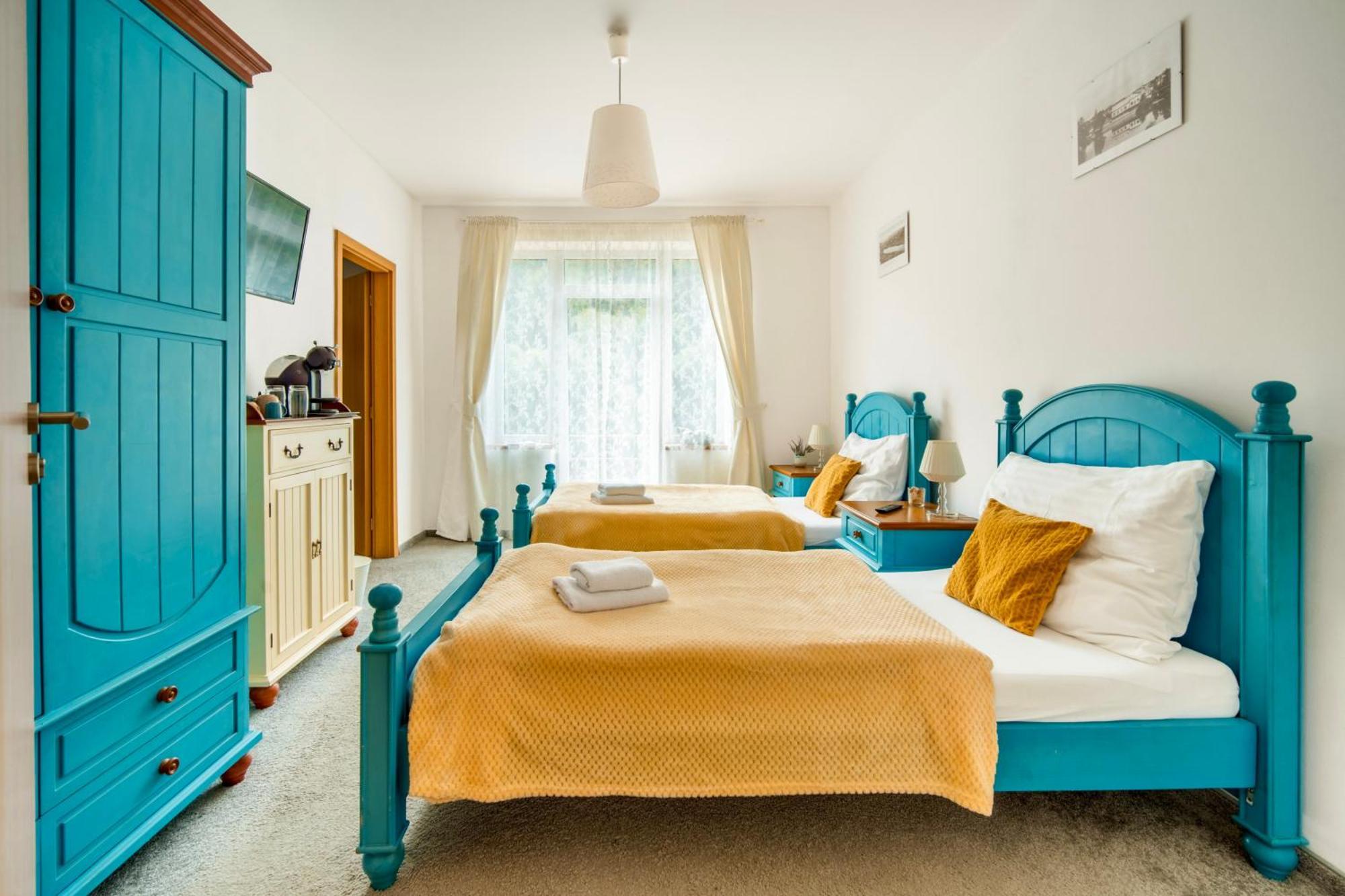 Hotel Ostende Chocerady المظهر الخارجي الصورة